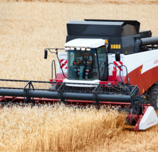 ACROS 595 Plus — надежная спецтехника для современных аграриев
